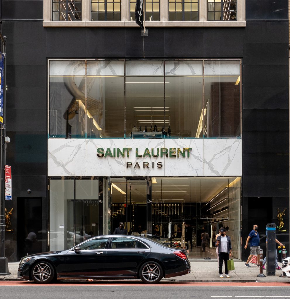 storia di yves Saint Laurent.